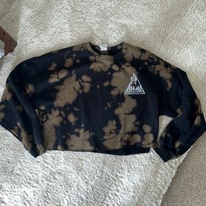 Cropped bleach dye crew neck Def Leppard sweat shirt